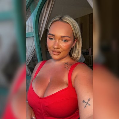 Ameliajmxx's profile picture. 111 ✨ | Capricorn baby ♑️ | 27 🩷