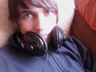 OficialMano's profile picture. Seja feliz do jeito que você é, não mude sua rotina pelo o que os outros exigem de você simplesmente viva de acordo com o seu modo de viver.