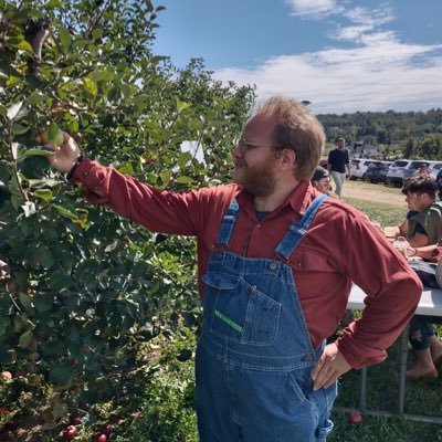 I’m a Melkite Catholic ethnomusicology doctoral student from Upstate, NY, currently in the Bluegrass, 😇