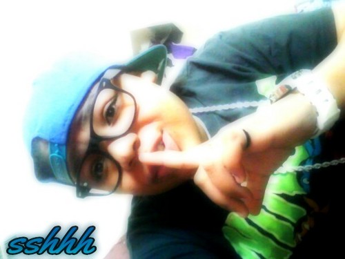 Ima dancer ad I do a lil rappen here ad there.. I AM TeamSWAGG;;Teamfresh2death;;TeamDGAF;; ;; TeamFuckYoFeelings I live life to dah fullest neva dah less