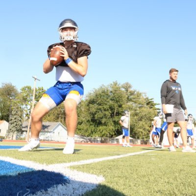 QB x @IC_football// Back to Back state champ// #elitemade