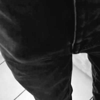 bubblesdudegay's profile picture. Dirty thirties / reposting what I like / gay content 😈