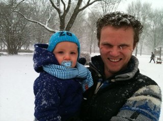 Woont samen met Esther en de kids Jorrit en Gijs in Meppel. Eigenaar van uitzendbureau Unie-Pool Personeel BV en vastgoedbedrijf Unie-Home BV.