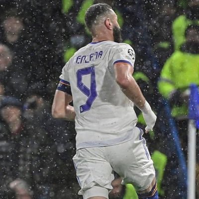 KR7_LeKun's profile picture. Un grand homme a dis «  Le BO du peuple » #RealMadrid 🏳️ #MilwaukeeBucks 🦌