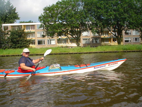 In het seizoen lekker kanoën of vastelaovend vieren.
