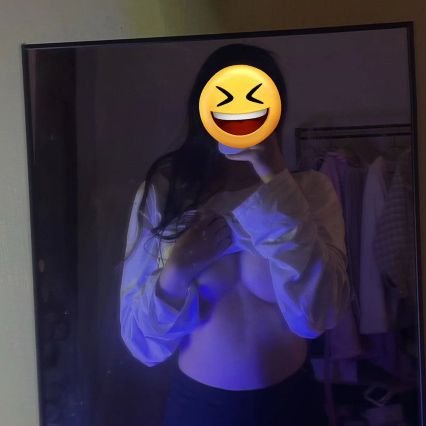 aEHsHM9owH4uZau's profile picture. 