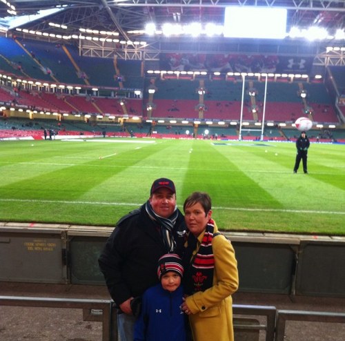 Everton, Scarlets and food are my top 3 loves (the wifes not on Twitter)