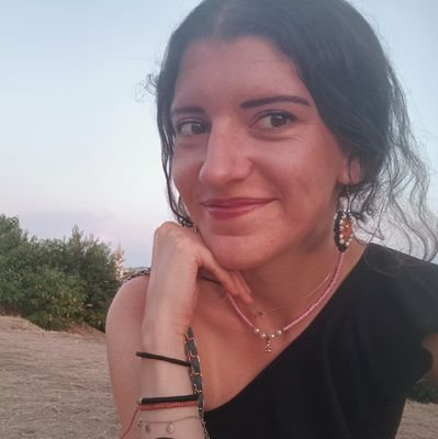 Psicóloga Sanitaria y autora de un libro. Terapia online y en Sevilla.
🌿Baila como tú quieras bailar🌿