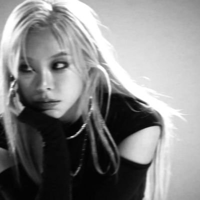 JWHLOOPS's profile picture. for jung wheein — fan account