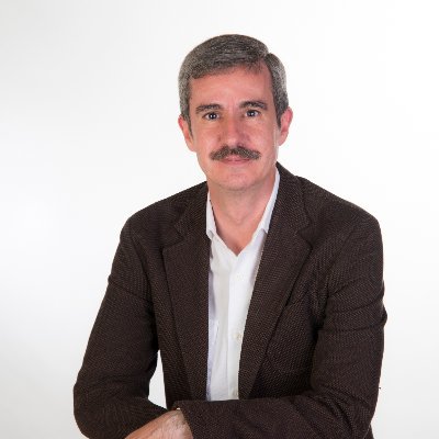 Director/Responsable de LOMBER Soluciones. Abogado, operador de conflictos y consultor derechos infancia. Asesoramiento jurídico educativo. Experto legal en IA