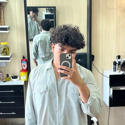 alitonsw7's profile picture. هیچ؛