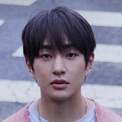 Born🇰🇷Raised🇺🇸Lived🇬🇧🇸🇬 MVP since 2010 loyal but lazy retweet bot for #ONEW🐰 #JINKI🐰💎SHINee will always be 5💎