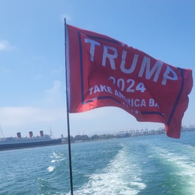 redbluewhite777's profile picture. 