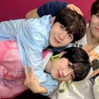 눙🥐🦭 (@skr_sekaimamoru) 's Twitter Profile