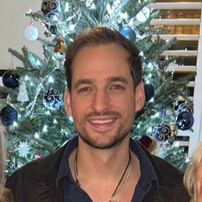 ronnieuszenski's profile picture. Sales & Ads @X Find me on a local muni ⛳️