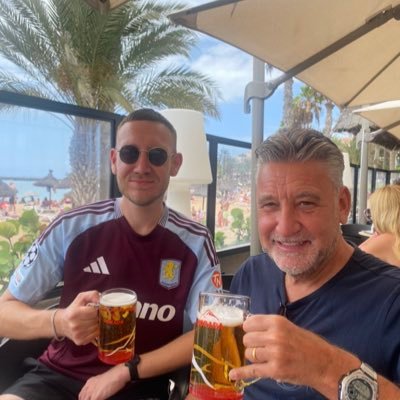 Aston Villa Home & Away. Holtender with my old man @RonsTwo. Broke my hand when we got promoted - https://t.co/u4qxolcb7Z. 389 🤝