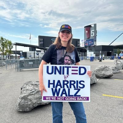 Geography Professor, Democrat, LGBTQ+ ally, Elsewhere: sarametcalf on https://t.co/9zPVnZIzce or sarasusannem on https://t.co/KULNqxkTGg