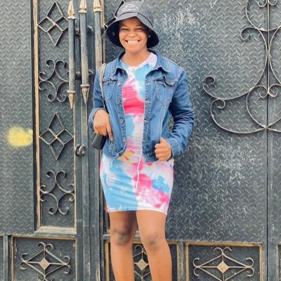 Student
Hairdresser
Am optimistic 💯
Young ❤️
Indespensable❤️🔥
Nice💕
And God fearing 😍