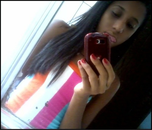 Soolteiira, Escorpiana, feeliz,extrovertiida, Amoo Deus, Famíliia e Amiiigos ! Praazer Isabela Belluci ;)