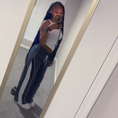 iluvkelisaniyaa's profile picture. just here for the quotes👯‍♀️👯‍♀️