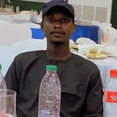 Étudiant tchadien, Licencié en géographie humaine option aménagement de territoire à l'université de Douala au cameroun