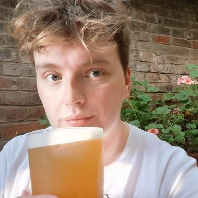 MarisThotter's profile picture. Pan 🏳️‍🌈 Lefty ⬅️ Nerdy 🎮🎲Beer boy 🍻 Co-presenter of @doesitshandy