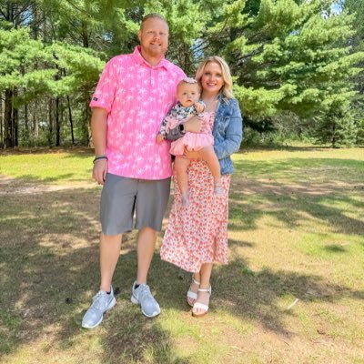 BryanH23's profile picture. Husband @mandynsports 🔥 | 🎀Girl Dad 🎀 | Owner of 23XVSportsBlog | “Heroes get remembered, but Legends never die”