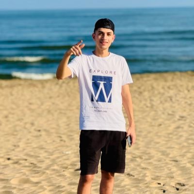 karemma7moud18's profile picture. 