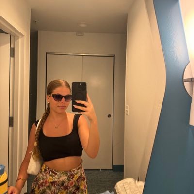 Melissacarbon's profile picture. 