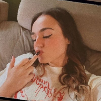 alyssakate_xo's profile picture. it’s only rock ‘n’ roll baby