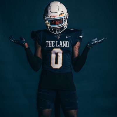 334📍// Lakeland university 💙// 6’1 Ballhawk🩸⛓.