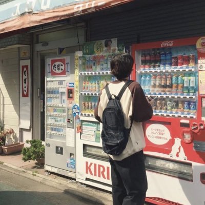 黒マッシュ高校生です インディーズバンドをよく聴きます indigo la end とかシャイトープとかRADWIMPSとかbacknumberとかマカロニえんぴつとか