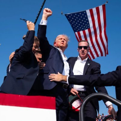 I'm a proud supporter of Donald Trump and his vision for a stronger, more prosperous nation / (Travel Addict )