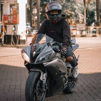 RossiFummy_46's profile picture. il popologiallo , MotoGP Addict