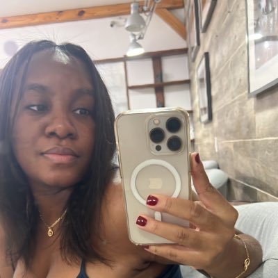 AnneValrie7's profile picture. 