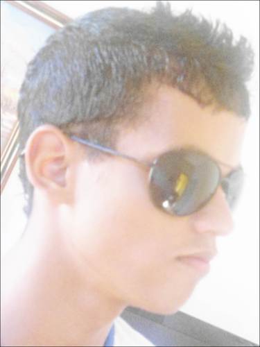 Bom mesmo é ir a luta com determinação, abraçar a vida com paixão, perder com classe e vencer com ousadia...assim sou eu..msn:bruno.scania@hotmail.com