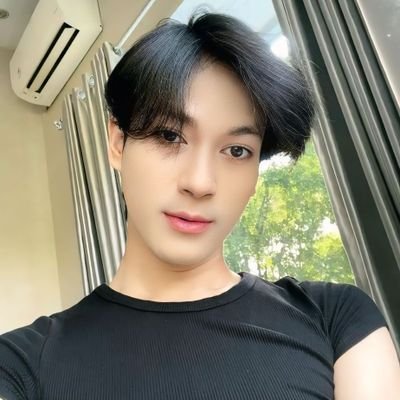 userr200804's profile picture. deact