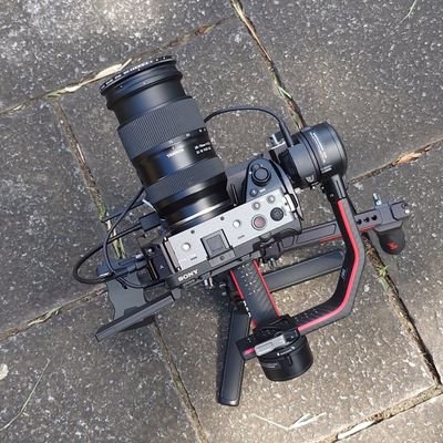 イベントスタッフをやりながら趣味で映像制作しています。Ave Mujicaが物凄く大好きな共犯者です。
他に旅行、鉄道模型、ガジェットなども好きです(゜゜)