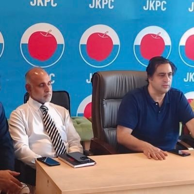 Former HOD & Professor of General Surgery at GMC Srinagar, MLA contesting candidate for the #KarnahConstituency @JKPCOfficial #CaravanOfChange