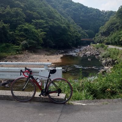 nobiri_sky's profile picture. 趣味はサイクリング
通勤チャリで片道7キロ🚲️
少しはお腹が凹んだかも🚵
2024.1.21からスペシャライズド🚵
2025年の目標は怪我なく楽しく走ろう🚴
今は海で楽しんでます🏄️