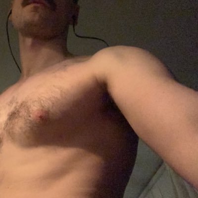 PARIS XL VERS Curating a following of fellow perverts showing off