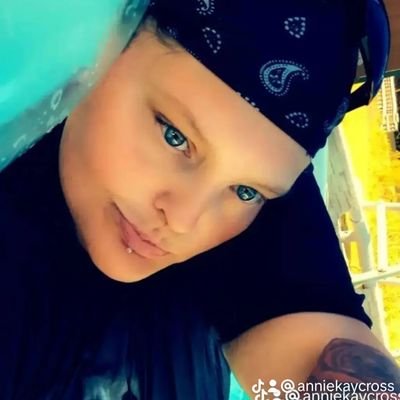 annie_cros41180's profile picture. 