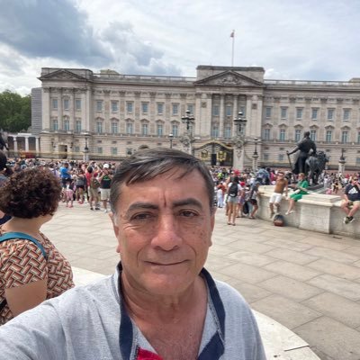 Cristão, conservador, palmeirense, engenheiro, empresário, pelos valores familiares, pela Liberdade. Siga-me, SDV Direita com certeza.