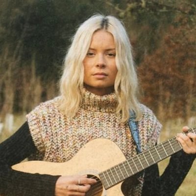 Fan account dedicated to promote and update on singer-songwriter @ninanesbitt. mountain music out now!