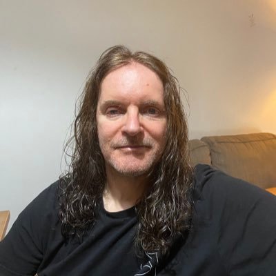 Jornalista, escritor e investigador. Director do PÁGINA UM (@pag_um)