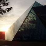 Sae_Q's profile picture. 海賊文化、社会運動、貧困、環境問題などに関心があります。一日2回ほどTwitterをまとめ読み。公式RTを多用します。「断捨離、Downshifting」が2010年のマイブーム。