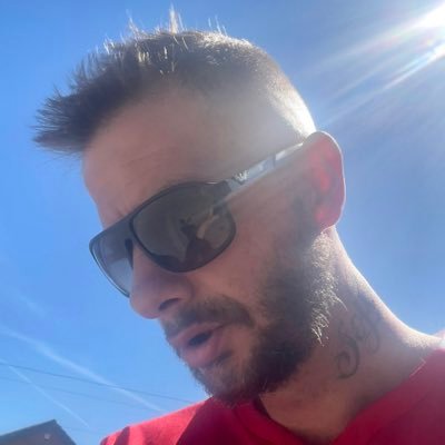 Anti woke, proud to be English🇬🇧 and a loving husband and father… join our NFFC group https://t.co/3jr4ArVx4u