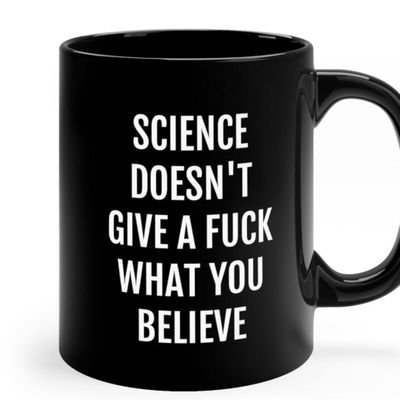 Runiversum's profile picture. Female journalist, generisches MASKulinum indoors only, Schwurblerblockerin #ffp2 #covidisnotover  #supporterofteamscience