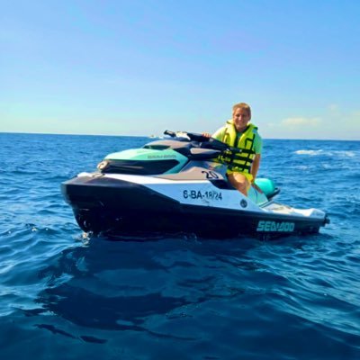 L__MoSa's profile picture. Especialista en cirugía ortopédica y traumatología. Fisioterapeuta.