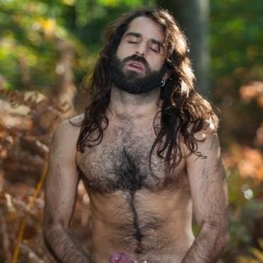 Horny Transwoman into hairy beasts, lots of precum, thick foreskin, boys who cum a lot, and big, meaty calves & feet 🏳️⚧️🔞